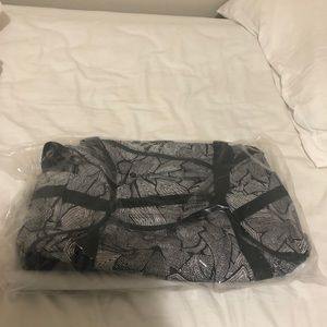 COPY - Lululemon Run Ways Duffel